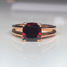 Load image into Gallery viewer, Rose Gold and Garnet Ring
